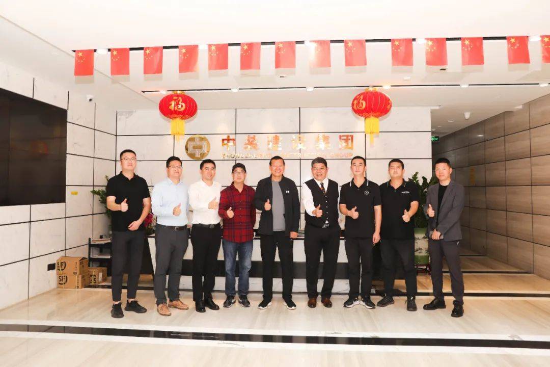 霍爾果斯經(jīng)濟開發(fā)區(qū)兵團分區(qū)領(lǐng)導一行蒞臨中裝建設(shè)參觀交流